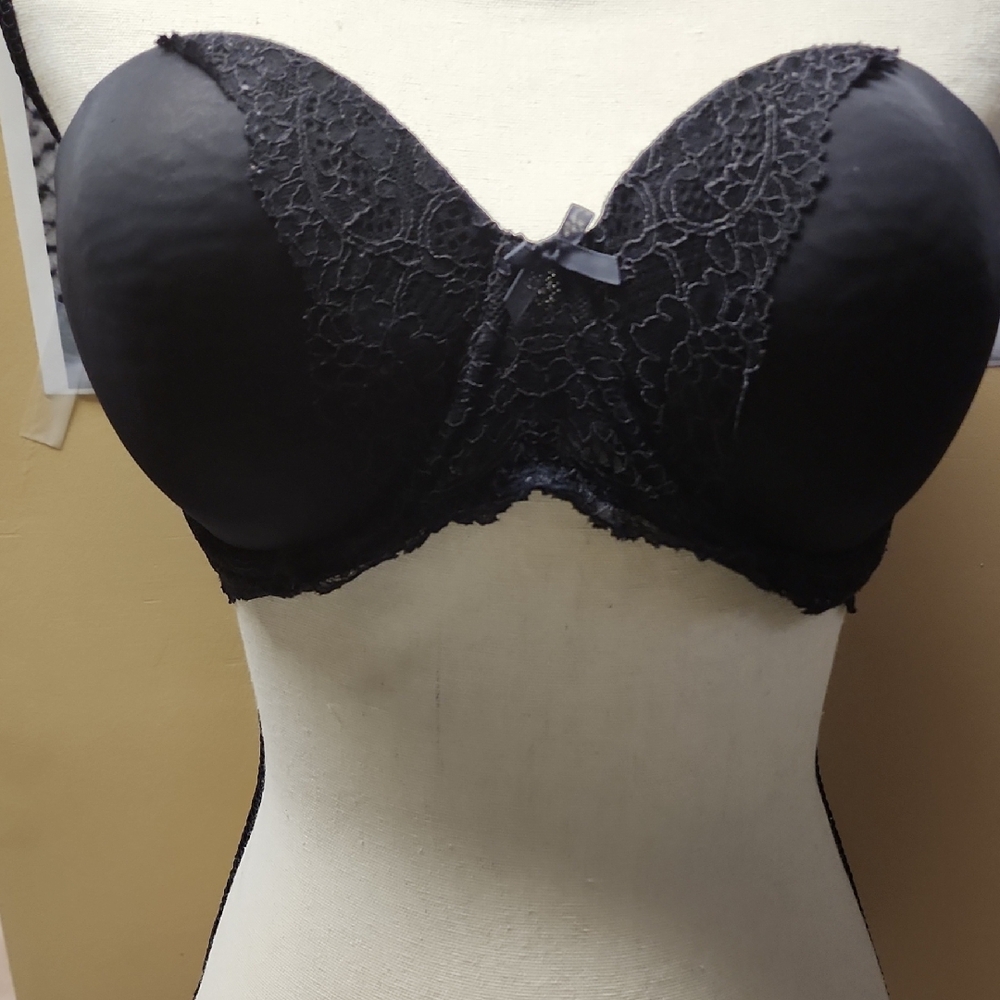 Victoria's Secret Elegant Black Lace Bra